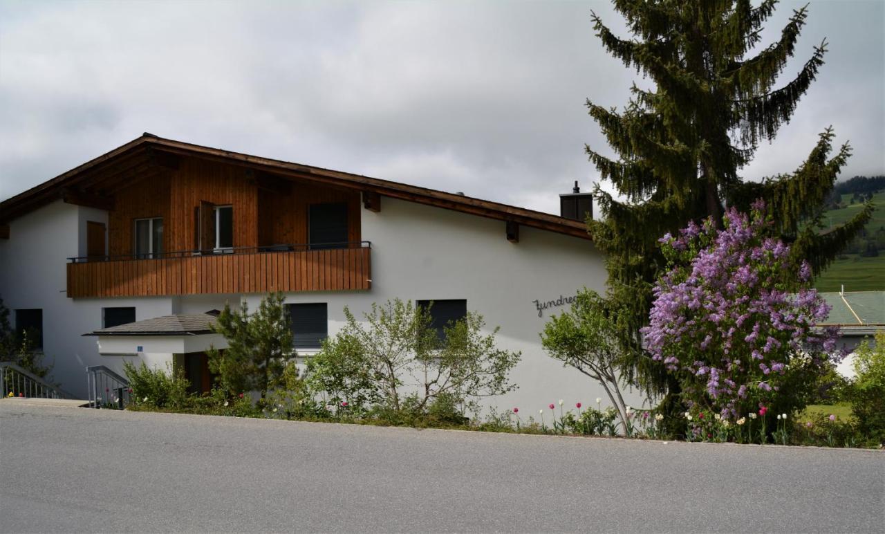 Tgesa Zundregn Apartment Savognin Bagian luar foto